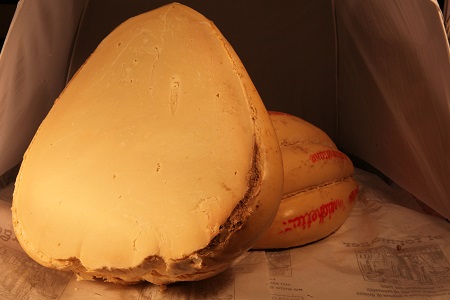 PROVOLONE PICCANTE